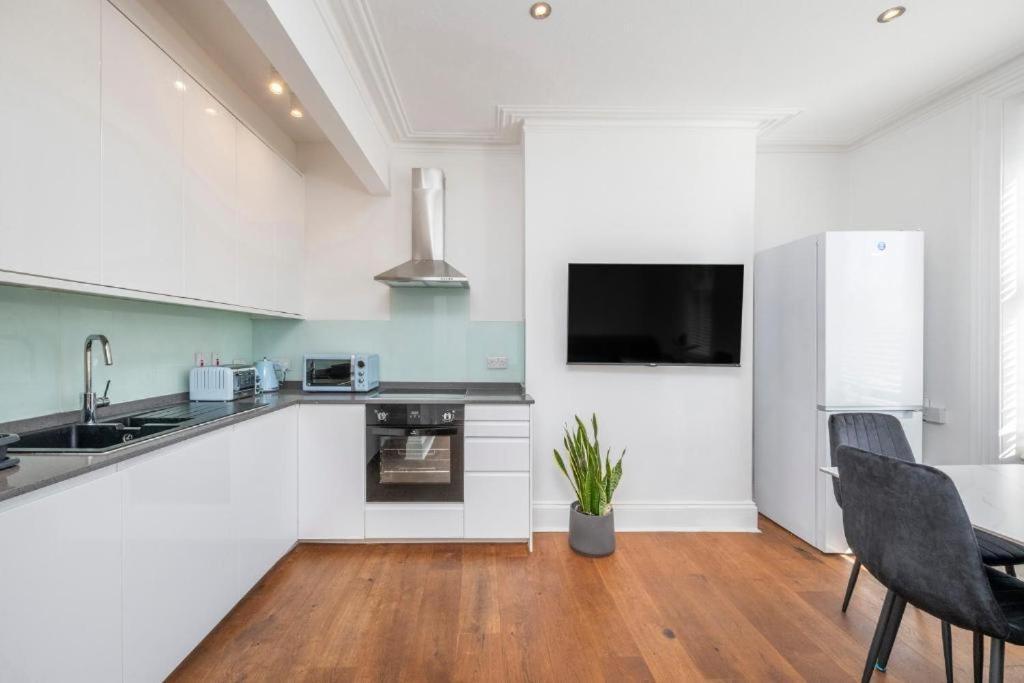 Luxury 4 Bedroom Flat With Stunning Shard View From Terrace In Central London! Next To Station, Sleeps 9 Cameră foto